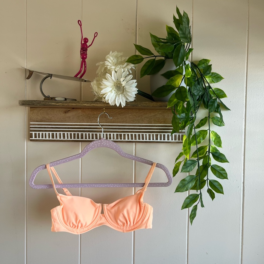 Underwire bikini top in peach - Picture 2 of 8